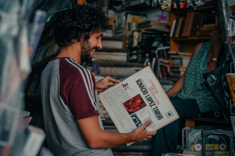The Mechanics of Short Selling Stocks Explained Clearly