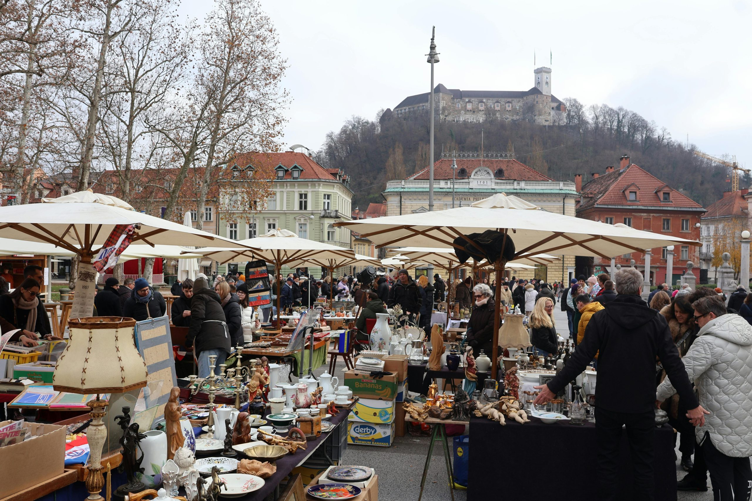 Developing Strong Bargaining Skills for Flea Markets
